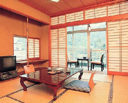 Izumiya Ryokan Uonuma Zewnętrze zdjęcie